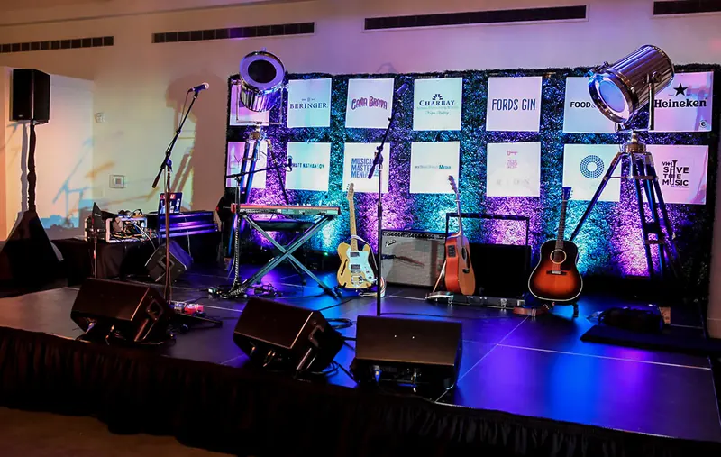 LIVE MUSIC SOUND SYSTEMS